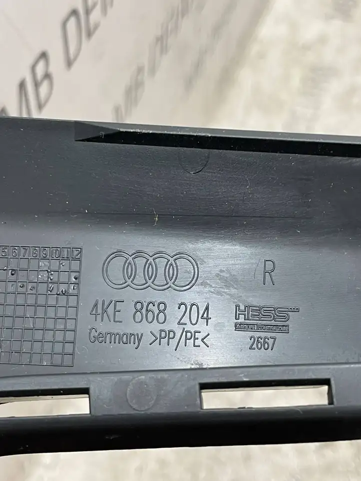 Audi e-tron (2018 - ) 4KE868204 Прочие детали салона — фото 1