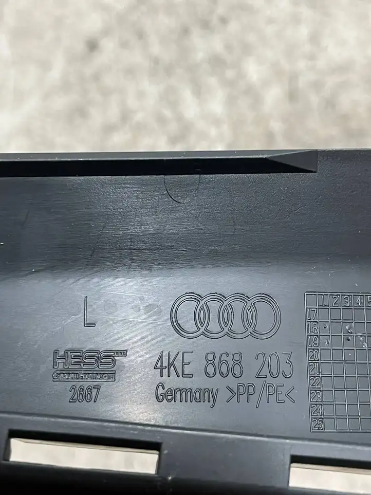 Audi e-tron (2018 - ) 4KE868203 Прочие детали салона — фото 2