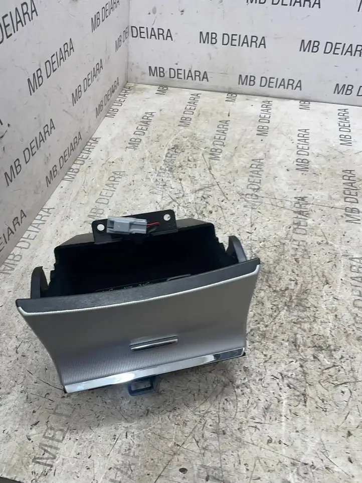 Jeep Grand Cherokee (2010 - 2021) X90026834ZB Передняя пепельница — фото 1