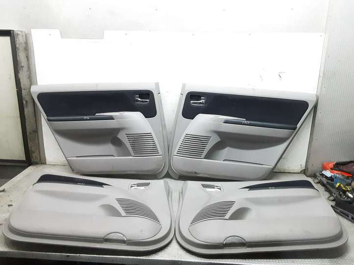Mitsubishi Grandis (2003 - 2012)   Комплект отделки дверей