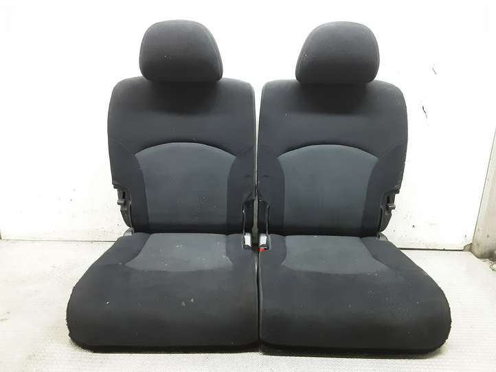 Mitsubishi Grandis (2003 - 2012)   Комплект отделки дверей