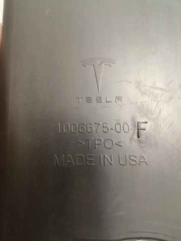 Tesla Model 3 (2017 - 2023) 100667500F Прочая отделка багажника — фото 3