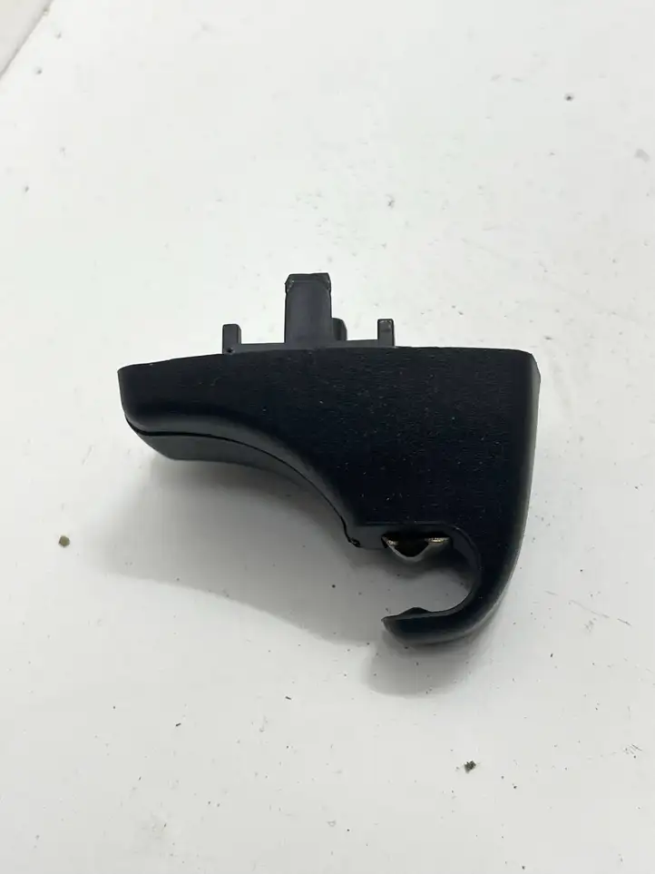 BMW 3 F30 F35 F31 (2012 - 2018) 7277251 Крепление солнцезащитного козырька — фото 1