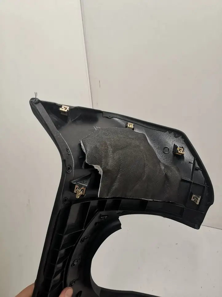 Tesla Model S (2016 - 2021) 100701300002 Обшивка рулевой колонки — фото 4