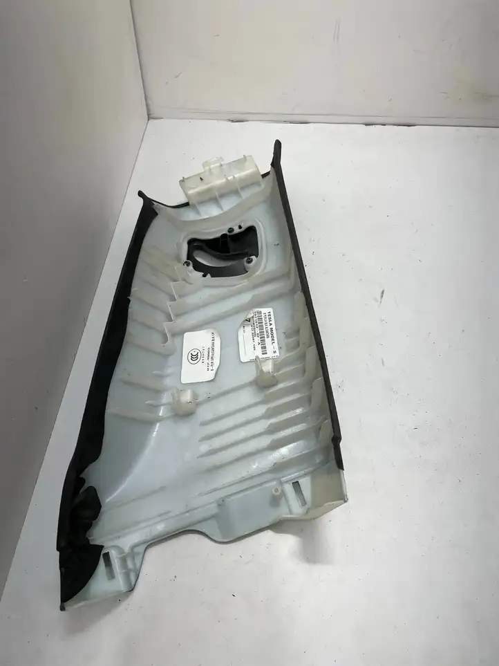Tesla Model S (2016 - 2021) 102161202A Верхняя обшивка стойки B — фото 2