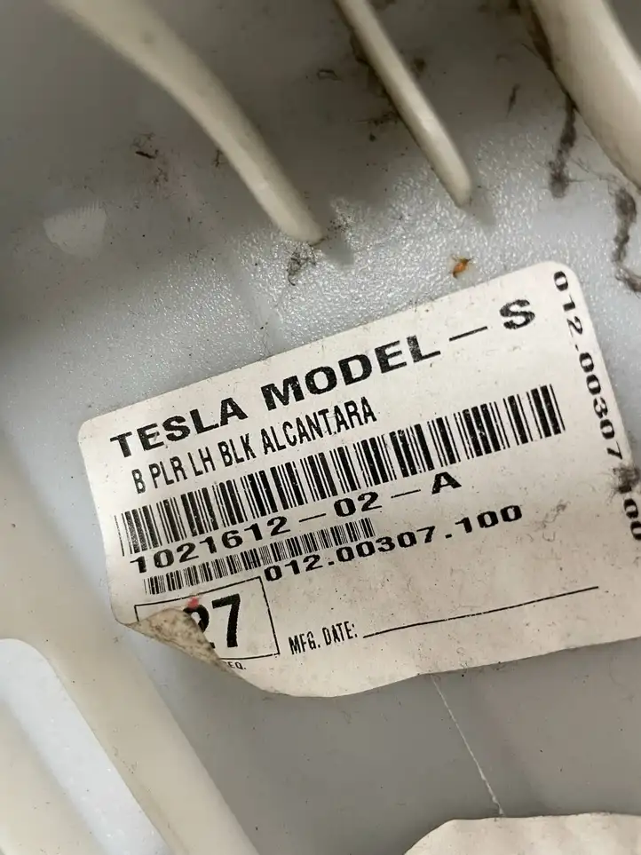 Tesla Model S (2016 - 2021) 102161202A Верхняя обшивка стойки B — фото 3