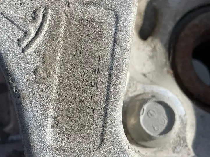 Tesla Model 3 (2017 - 2023) 104441100F Посадочное место подшипника — фото 3