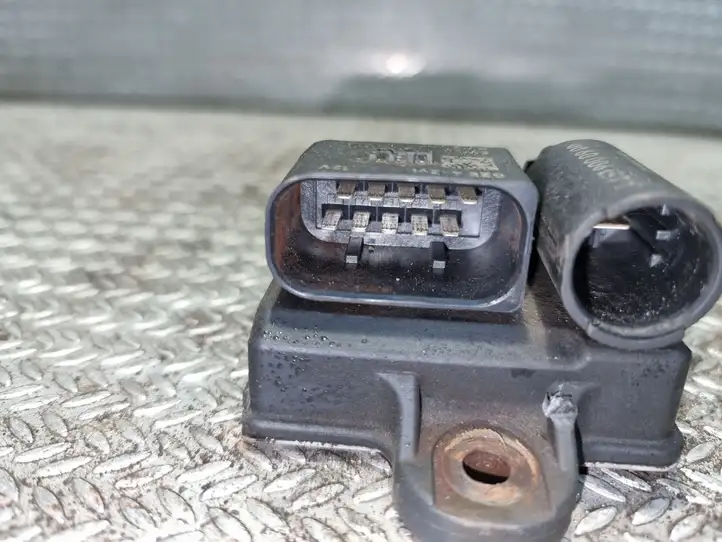 Mercedes-Benz Sprinter W906 (2006 - 2018) A6519000900 Реле накала свечей — фото 3