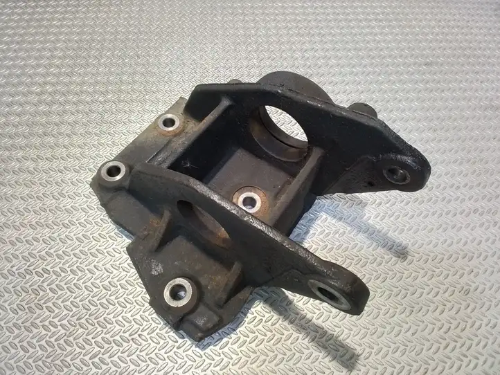 Nissan Interstar (1997 - 2010) 8200684227 Кронштейн подвесного подшипника — фото 1