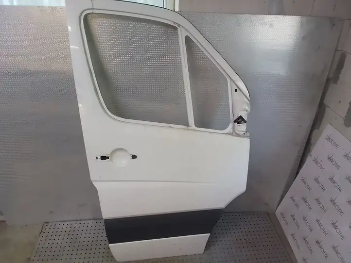 Volkswagen Crafter (2006 - 2016) Дверь — фото 1