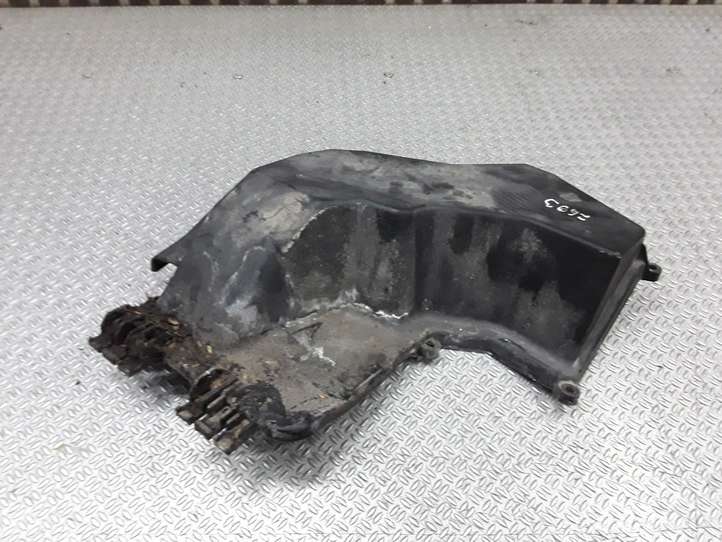 Audi A6 (2004 - 2008)  4F1937576 Крышка ящика предохранителей