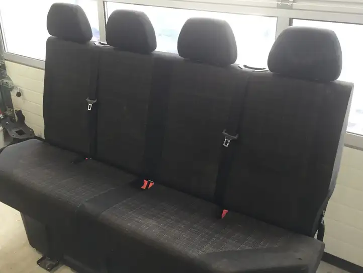 Mercedes-Benz Sprinter W906 (2006 - 2018) Второй ряд сидений — фото 3