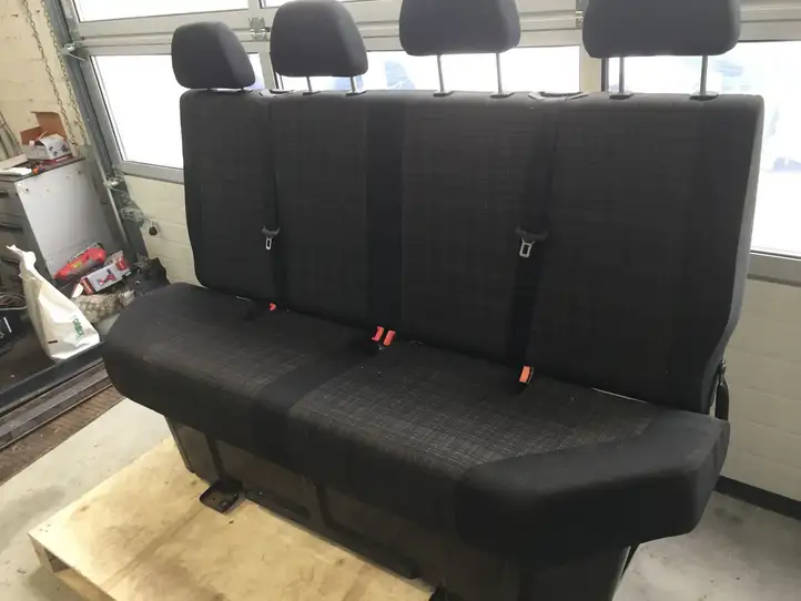 Mercedes-Benz Sprinter W906 (2006 - 2018) Второй ряд сидений — фото 3