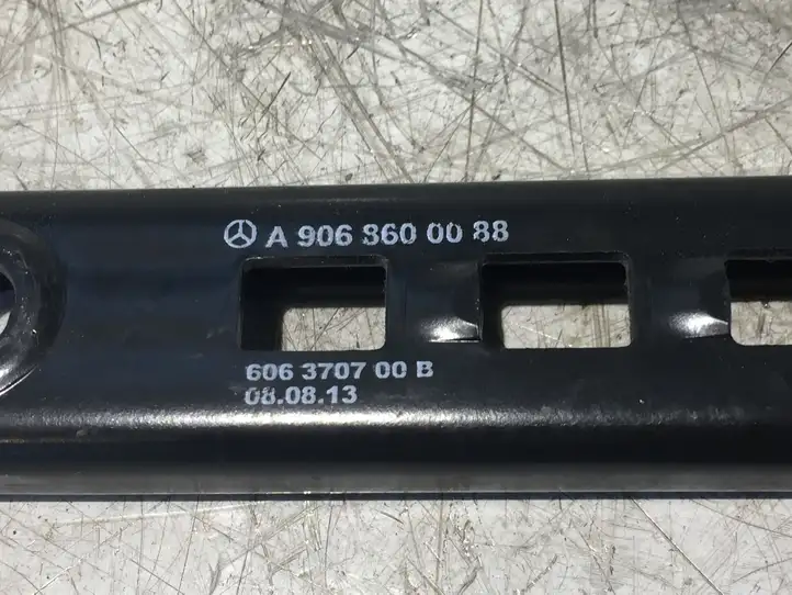 Mercedes-Benz Sprinter W906 (2006 - 2018) A9068600088 Регулятор ремня безопасности — фото 2