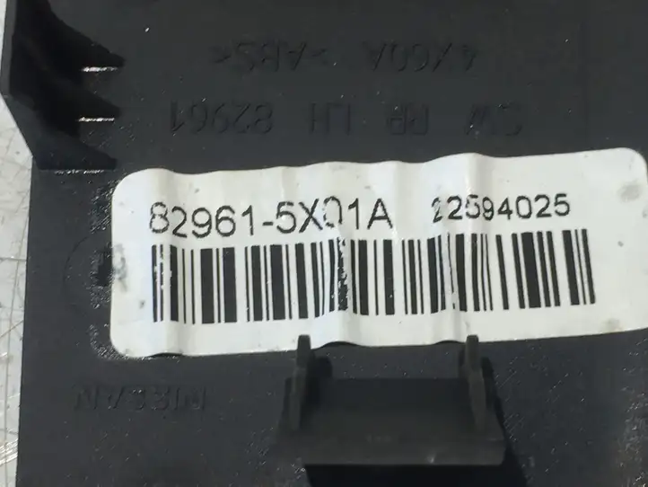 Nissan Navara D40 (2004 - 2015) 829615X01A Блок кнопок стеклоподъемников — фото 3