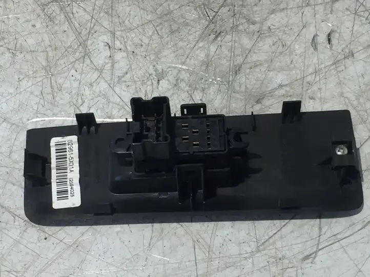 Nissan Navara D40 (2004 - 2015) 829615X01A Блок кнопок стеклоподъемников — фото 5