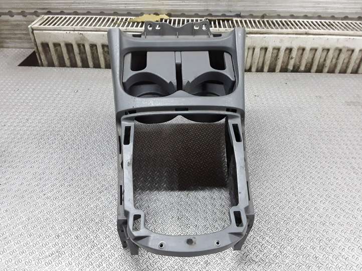 Toyota RAV 4 (XA20) (2000 - 2005)  5562042020 Держатель чашки