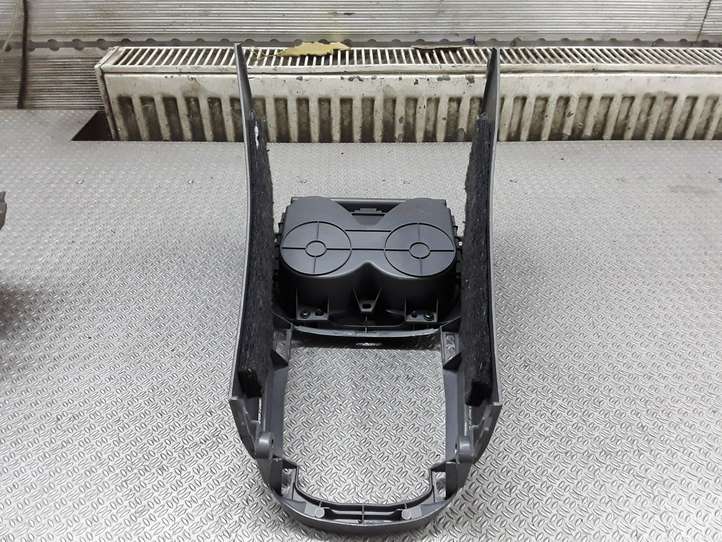 Toyota RAV 4 (XA20) (2000 - 2005)  5562042020 Держатель чашки