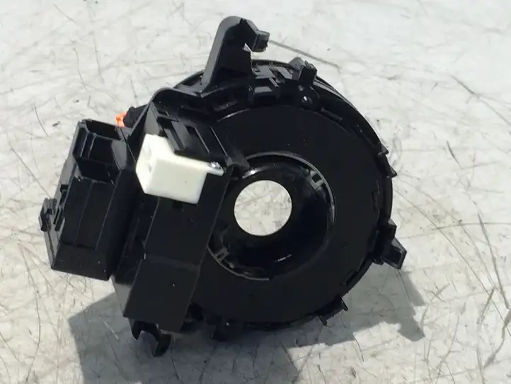 Toyota Yaris (2009 - 2012) 892450D030 Контактное кольцо SRS — фото 2