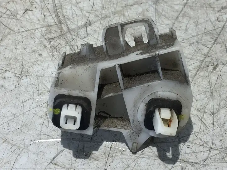 Toyota Yaris (2009 - 2012) 521530D040 Кронштейн заднего бампера — фото 4