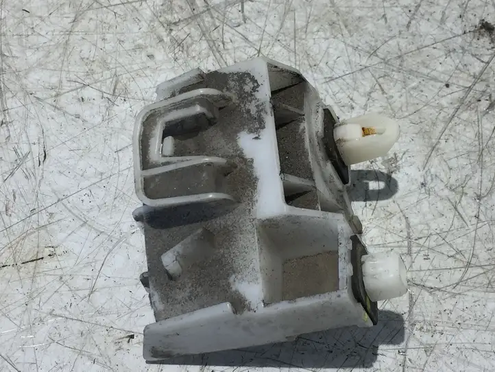 Toyota Yaris (2009 - 2012) 521530D040 Кронштейн заднего бампера — фото 6