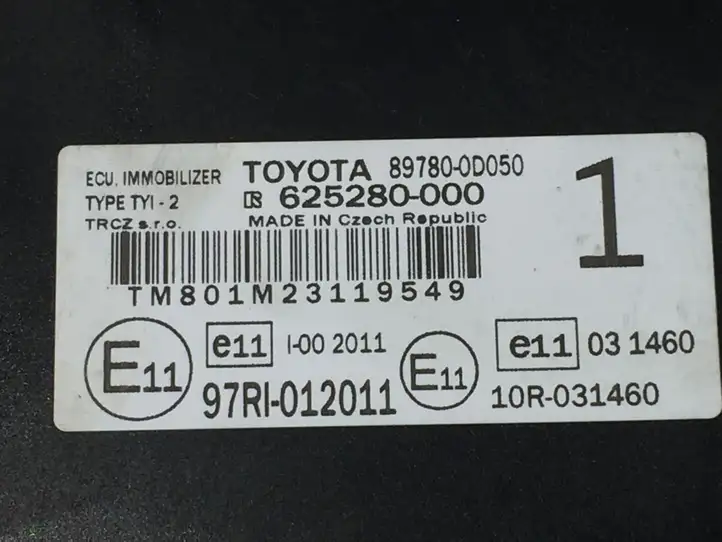 Toyota Yaris (2009 - 2012) 625280000 Блок иммобилайзера — фото 3