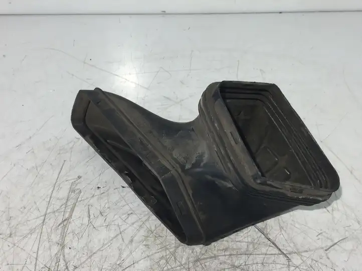 Audi A4 S4 B8 8K (2007 - 2011) 8K0129739A Детали воздухозаборника — фото 4