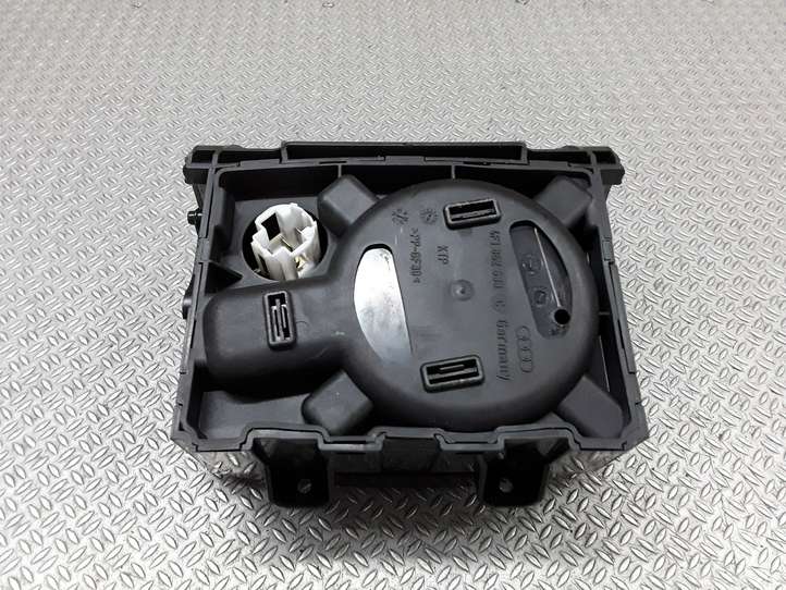 Audi A6 (2004 - 2008)  4F1862533C Держатель чашки