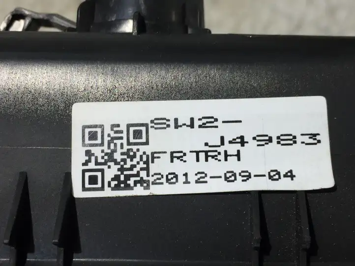 Opel Mokka (2012 - 2016) 95025521 Кнопка стеклоподъемников — фото 10