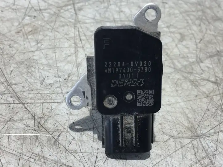 Toyota Yaris (2014 - 2019) 222040V020 Датчик массового расхода воздуха — фото 4