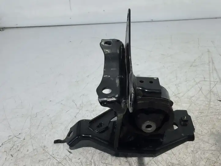 Toyota Yaris (2014 - 2019) Опора двигателя — фото 2