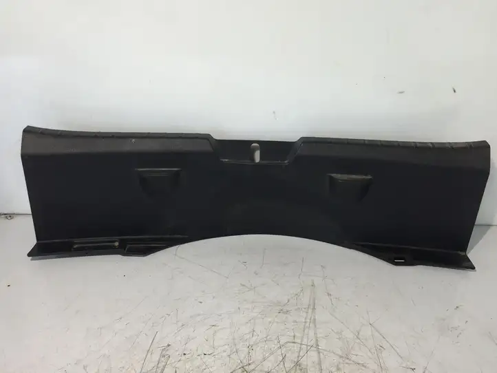 Toyota Yaris (2014 - 2019) 583870D090 Отделка порога багажника — фото 1