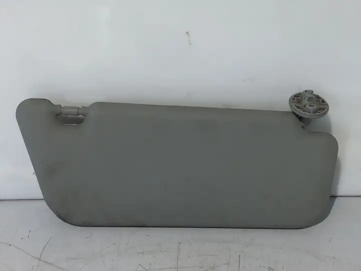 Toyota Yaris (2014 - 2019) Солнцезащитный козырек — фото 2