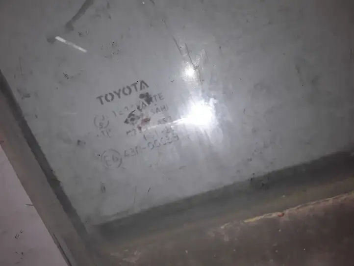 Toyota Avensis Verso (2001 - 2004) 43R00033 Стекло задней двери — фото 2