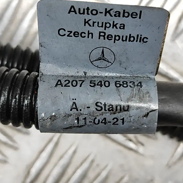 Mercedes-Benz E C207 W207 (2009 - 2017) A2075406834 Плюсовой провод аккумулятора — фото 8