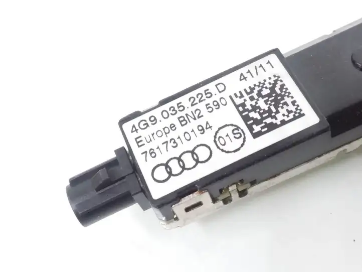 Audi A6 C7 (2011 - 2014) 4G9035225D Усилитель антенны — фото 3