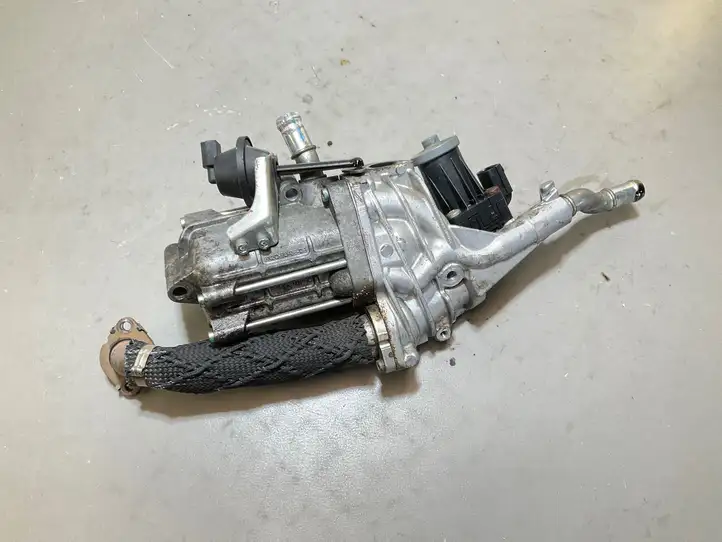 Land Rover Range Rover Sport L494 (2013 - 2017) 9X2Q9U438DA Охладитель клапана EGR — фото 1