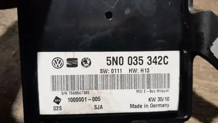 Volkswagen Polo V 6R (2009 - 2015) 5N0035342C Контроллер мультимедийной системы — фото 3