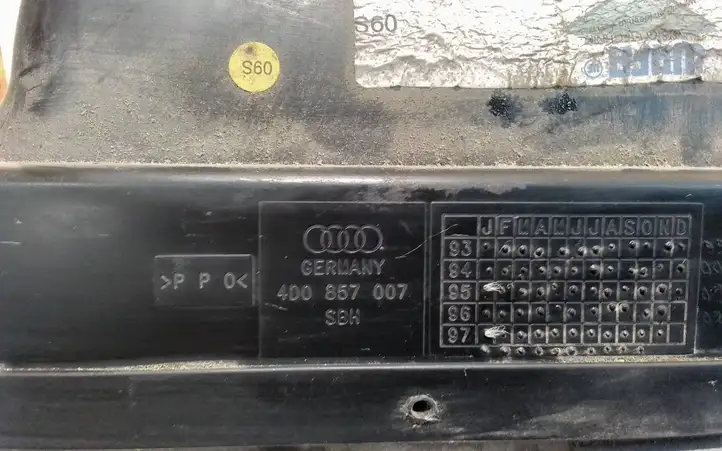 Audi A8 S8 D2 4D (1999 - 2002) 4D0857007 Прочие детали салона — фото 2