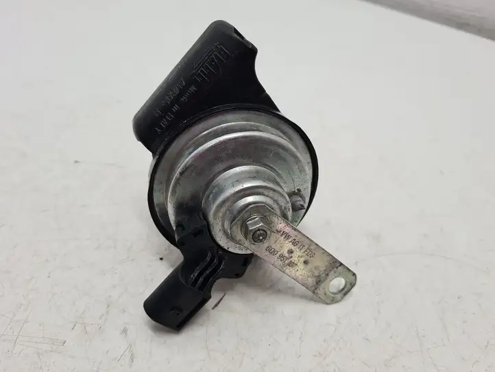 Skoda Fabia Mk3 (NJ) (2015 - 2021)  6Q0951107 Звуковой сигнал