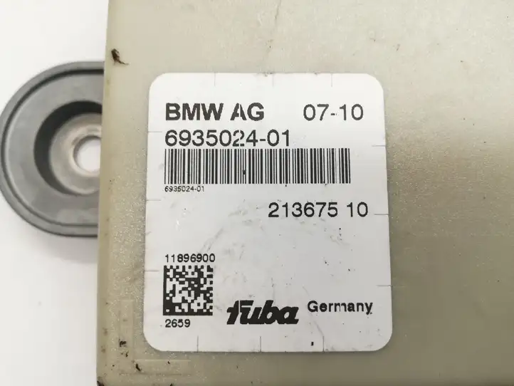BMW X3 F25 (2010 - 2017) 6935024 Усилитель антенны — фото 2