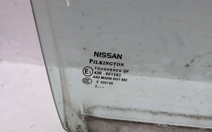 Nissan Qashqai (2010 - 2013) Стекло передней двери — фото 2
