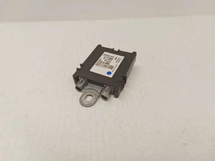 Mercedes-Benz ML W164 (2005 - 2011) A2518701889 Усилитель антенны — фото 1
