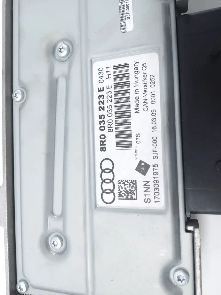 Audi A4 S4 B8 8K (2007 - 2011) 8R0035223E Усилитель звука — фото 3
