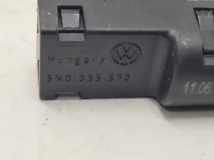 Volkswagen Tiguan (2007 - 2011)  5N0035570 Усилитель антенны