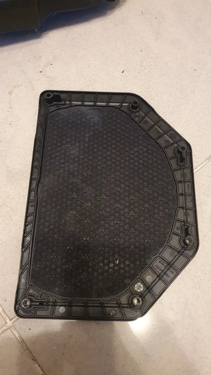 BMW 3 E90 E91 (2005 - 2012)  6925337 Сабвуферная решетка