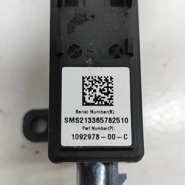 Tesla Model Y (2019 - 2024) 109297800C Боковая камера в крыле — фото 7