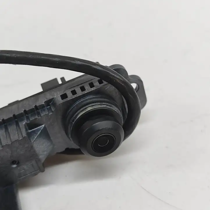 Tesla Model Y (2019 - 2024)  109297800C Боковая камера в крыле