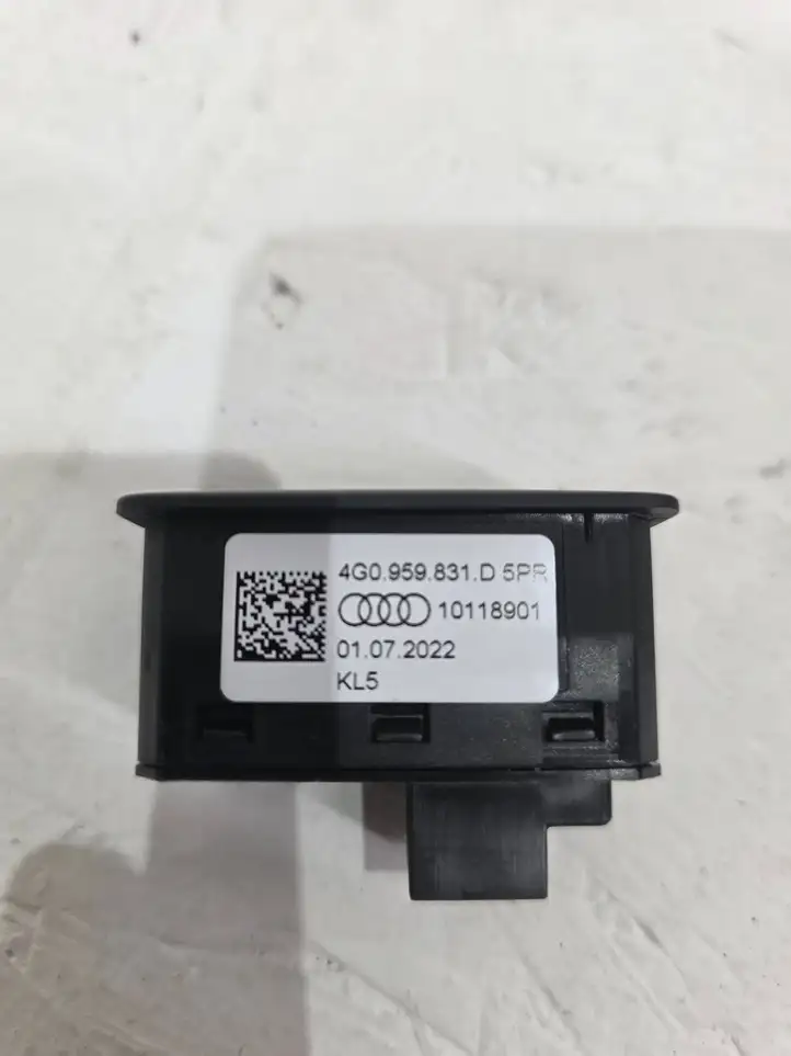 Audi Q5 SQ5 (2017 - ) 4G0959831D Кнопка закрытия багажника — фото 5