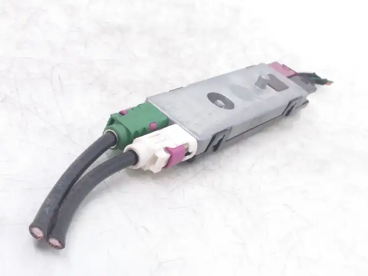 Mercedes-Benz E A207 (2010 - 2017)  A2078201589 Усилитель антенны